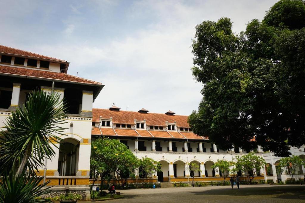Guest House Nozz Semarang Exterior foto