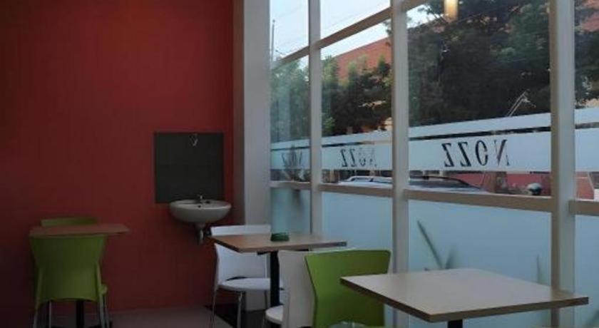 Guest House Nozz Semarang Exterior foto